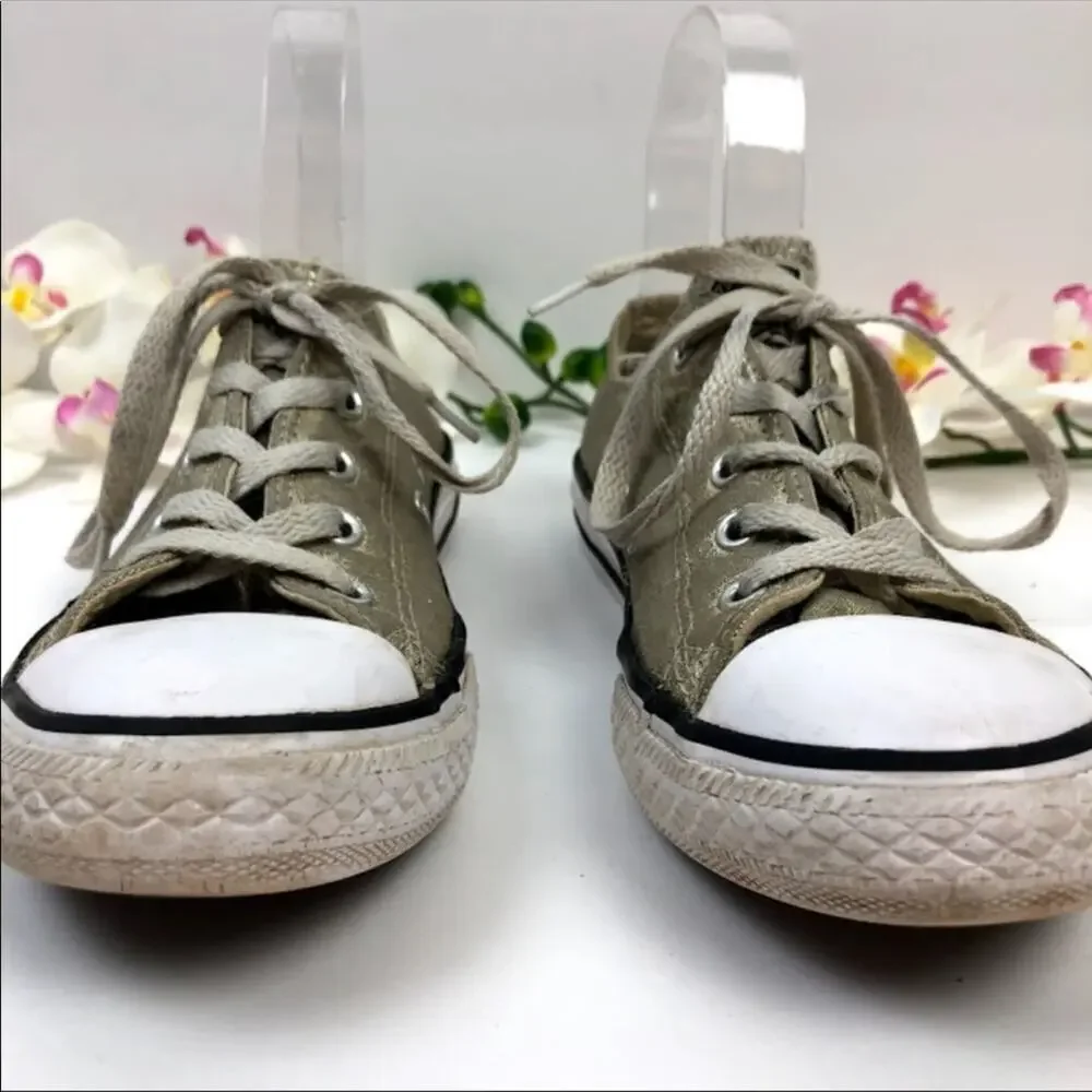 Converse Chuck Taylors Sneakers girls size 3